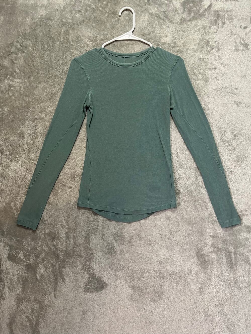 Lululemon Hold Tight Green Ribbed Long Sleeve Crew Neck Top Athletic Casual 6